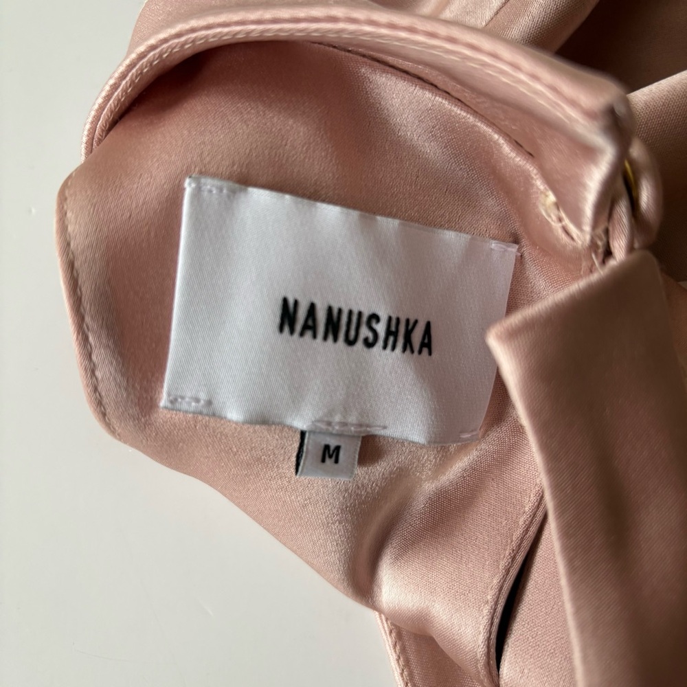 Nanushka || Kaden Satin‎ Boxy Tee in Himalayan Salt Light Pink Medium - Picture 5 of 8